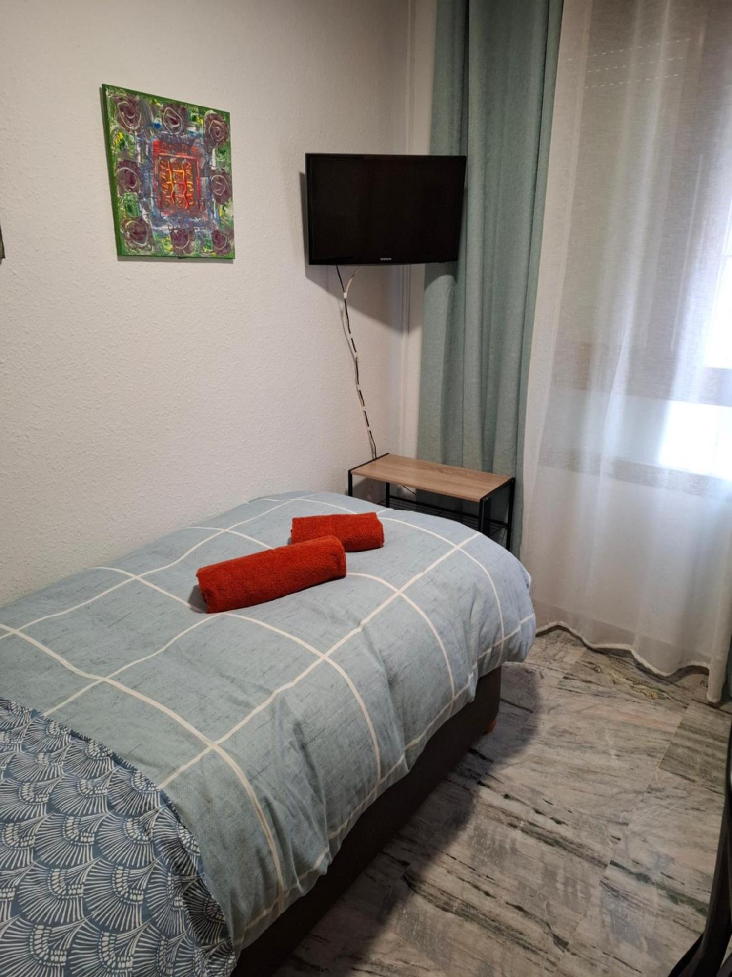 Particular Con Bano Privado * Sevilha